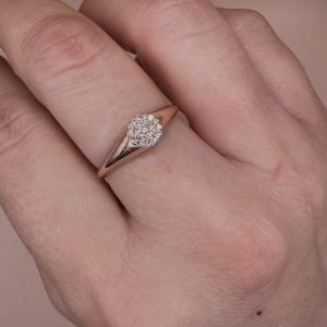 טבעת חותם יהלומים